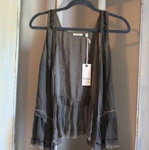 Ruffle vest - Dylan by True Grit